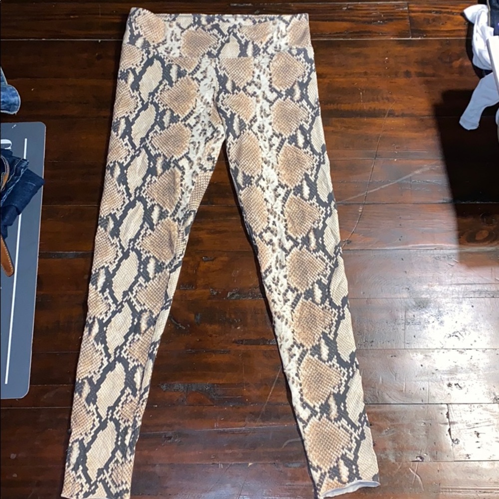 TNA leggings